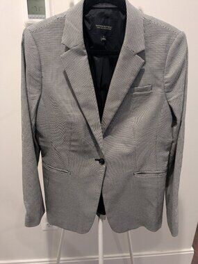 Banana Republic Long and Lean Houndstooth Blazer 12